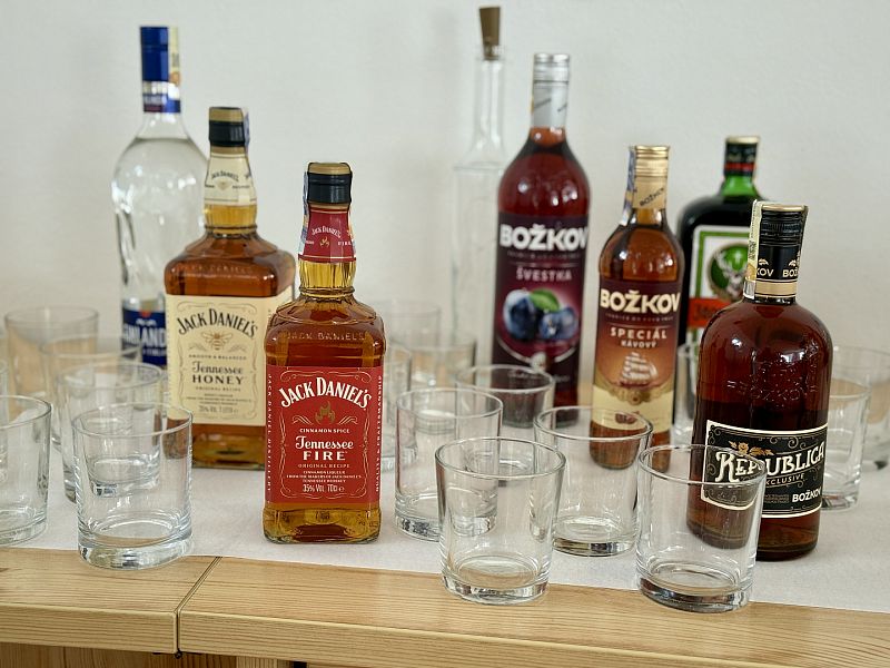 Bohatá nabídka alkoholických i nealkoholických nápojů