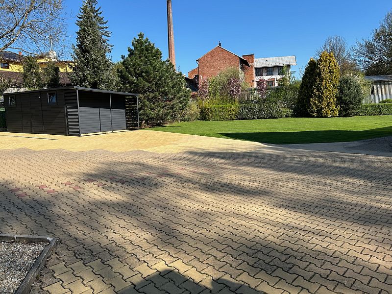 Soukromé parkoviště přímo u penzionu