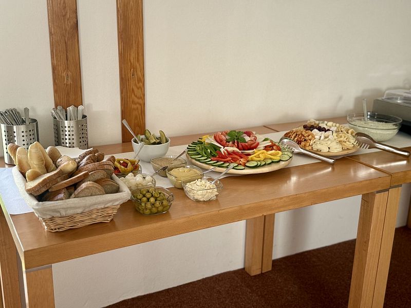 Svatební hostina o několika chodech i raut na svatbu