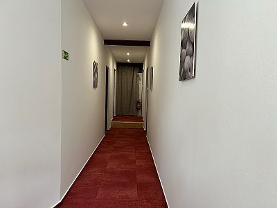 Čtyři plně vybavené podkrovní pokoje