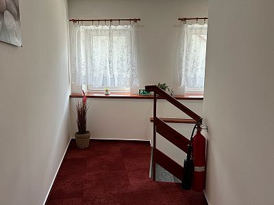 Čtyři plně vybavené podkrovní pokoje