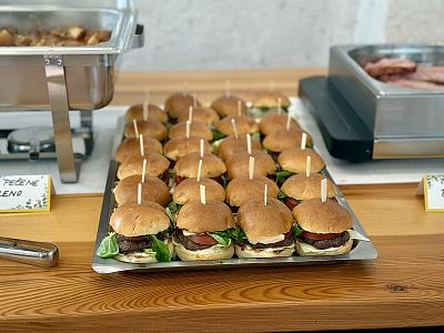 Hovězí hamburger