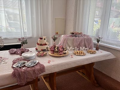 Kouzelná svatba s hostinou a rautem
