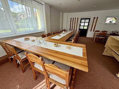 Kulaté narozeniny s rodinou, přípitkem a poctivým rautem
