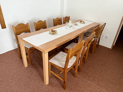 Kulaté narozeniny s rodinou, přípitkem a poctivým rautem
