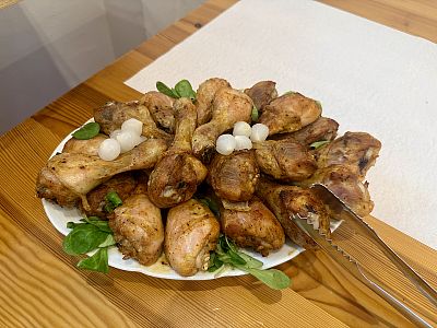 Letní oslava narozenin s domácím cateringem a živou hudbou v penzionu