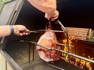 Svatba v zahradě penzionu pod širým nebem